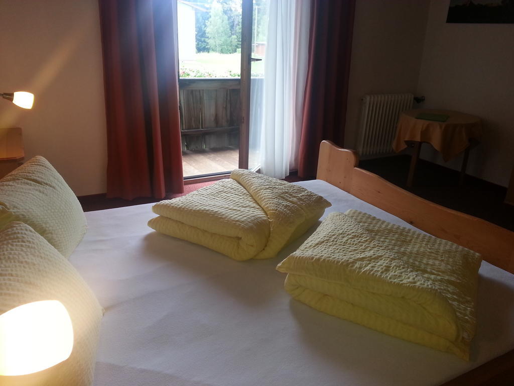 Bed and Breakfast Haus Karwendelblick Leutasch Pokoj fotografie